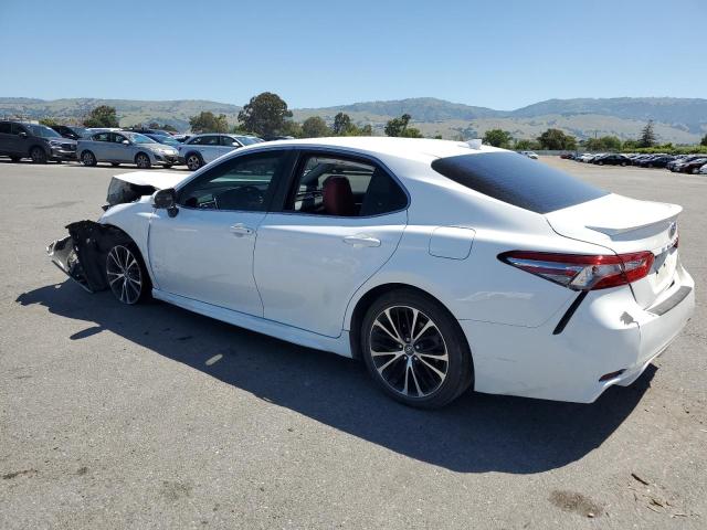 2018 Toyota Camry L VIN: 4T1B11HK1JU015856 Lot: 53987754