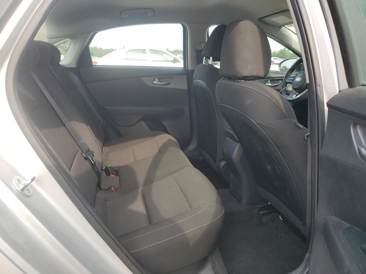 3KPF24AD1ME331826 2021 Kia Forte Fe