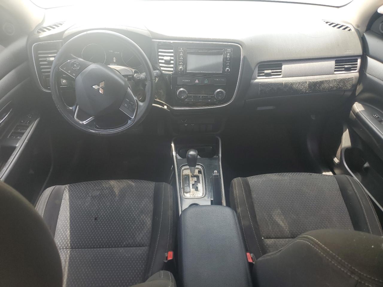 JA4AD2A30HZ064358 2017 Mitsubishi Outlander Es