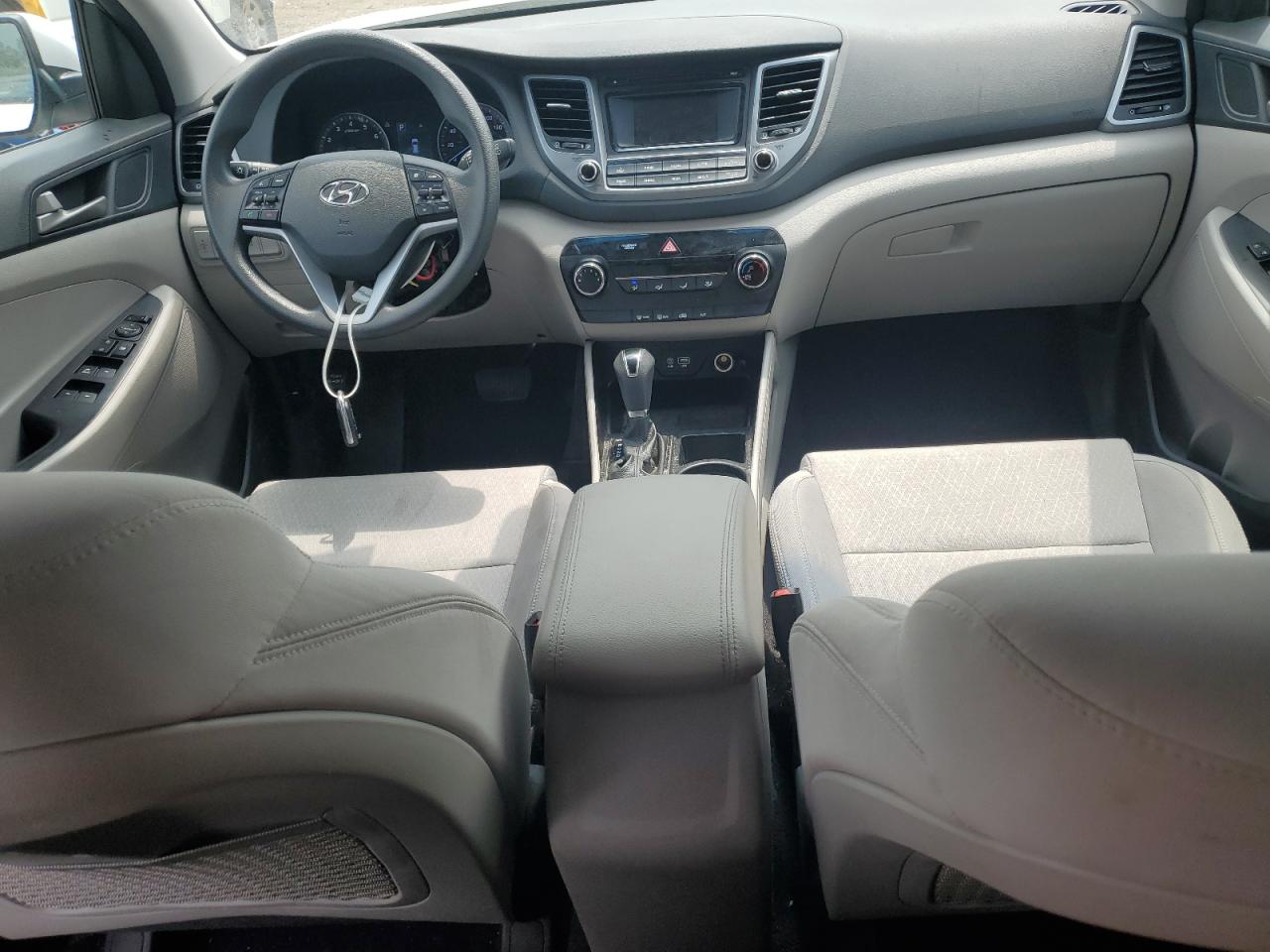 KM8J23A43JU824436 2018 Hyundai Tucson Se