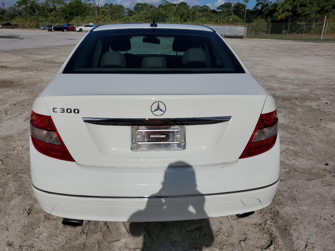 WDDGF5EB7BR161826 2011 Mercedes-Benz C 300