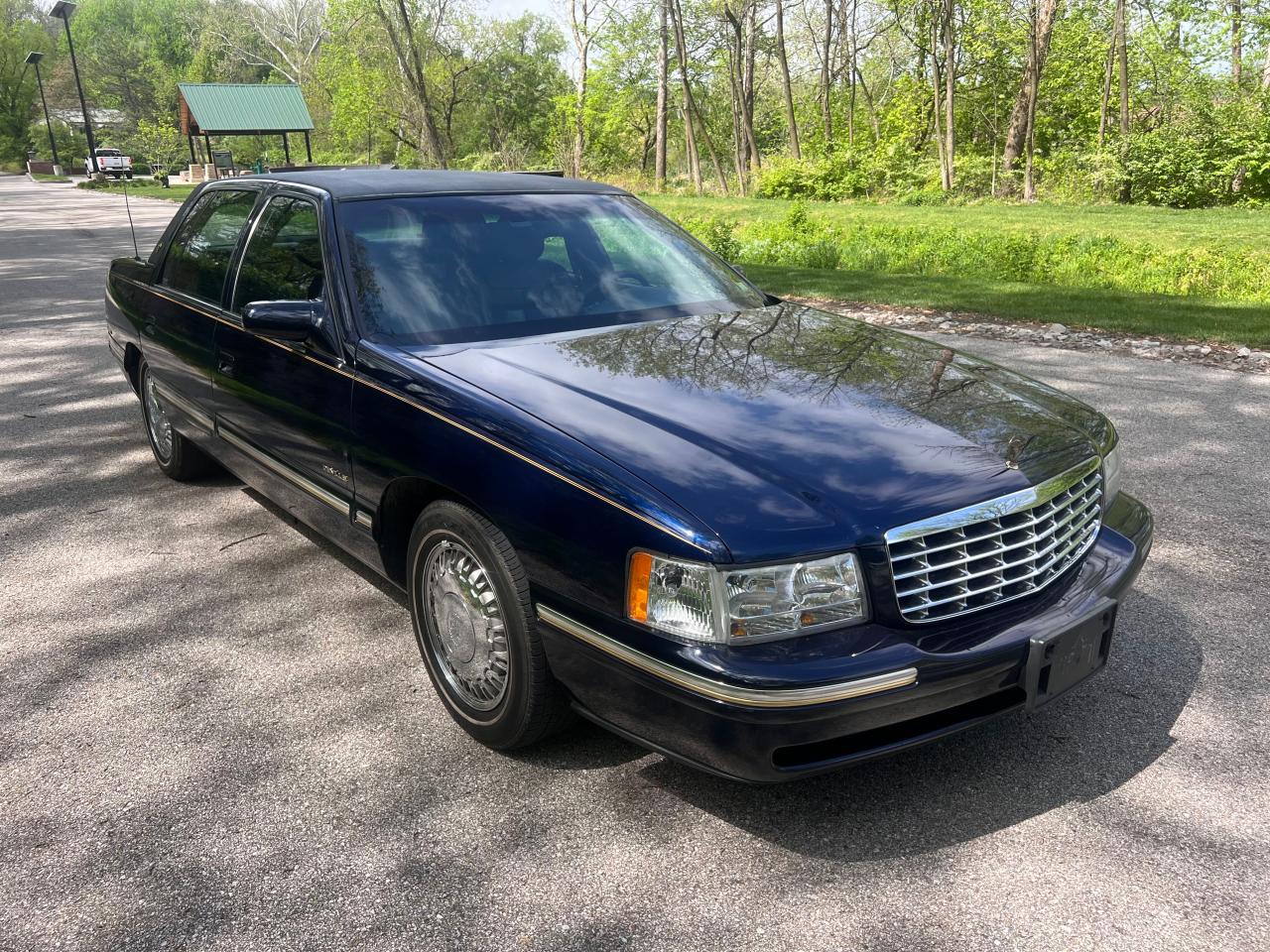 1G6KE54Y7WU742231 1998 Cadillac Deville Delegance