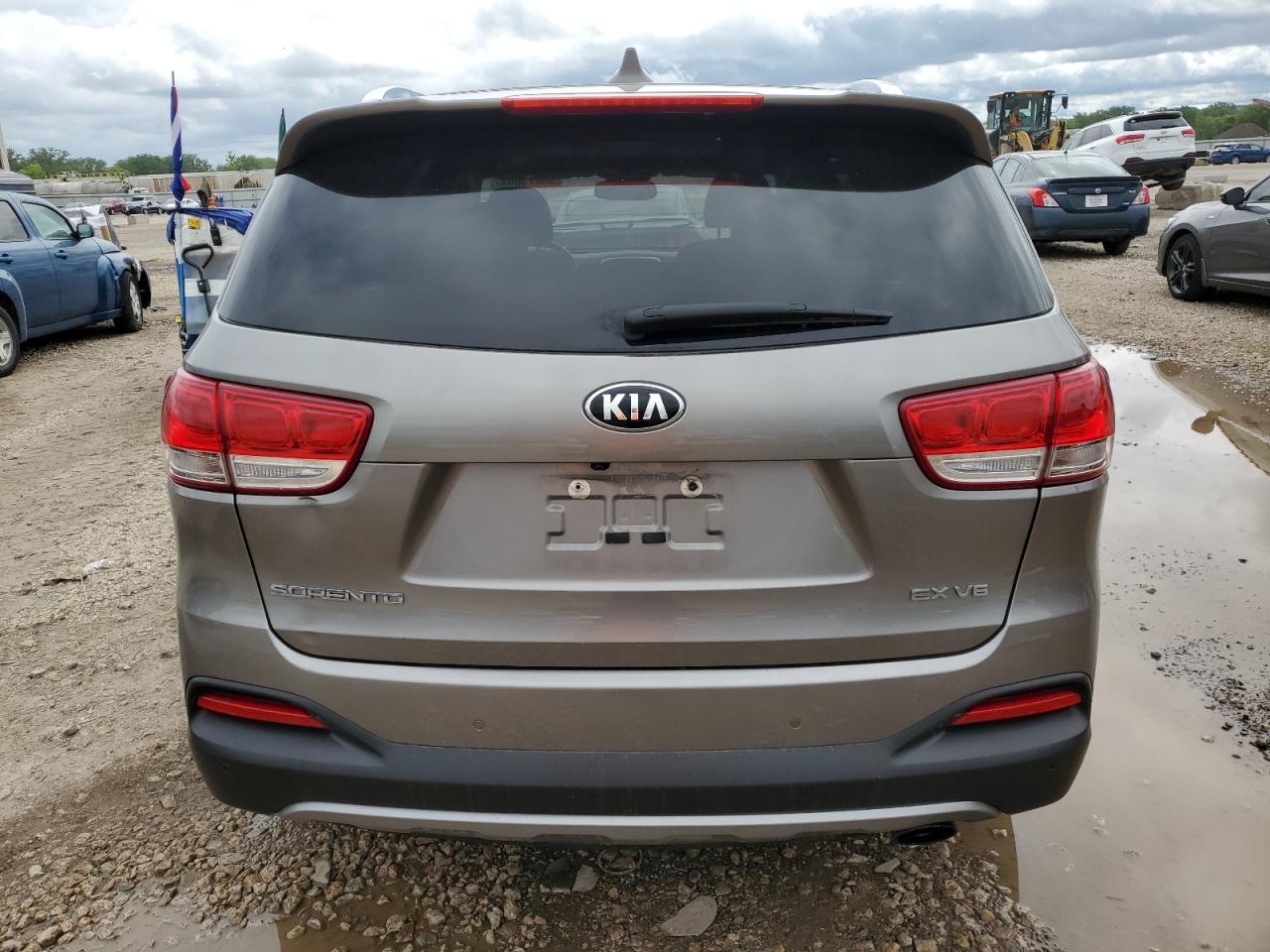 5XYPHDA58JG357978 2018 Kia Sorento Ex