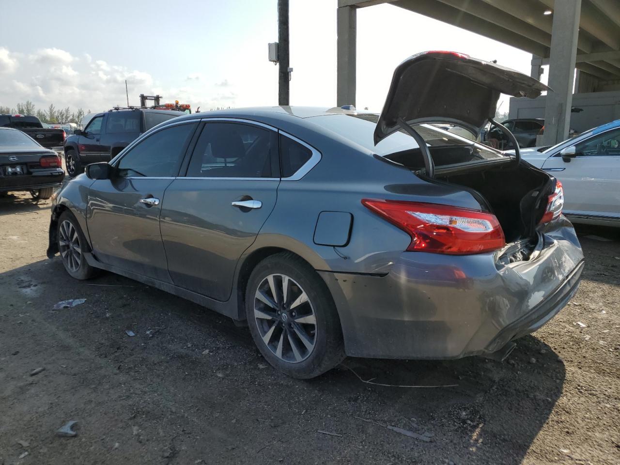 1N4AL3AP4HC211677 2017 Nissan Altima 2.5