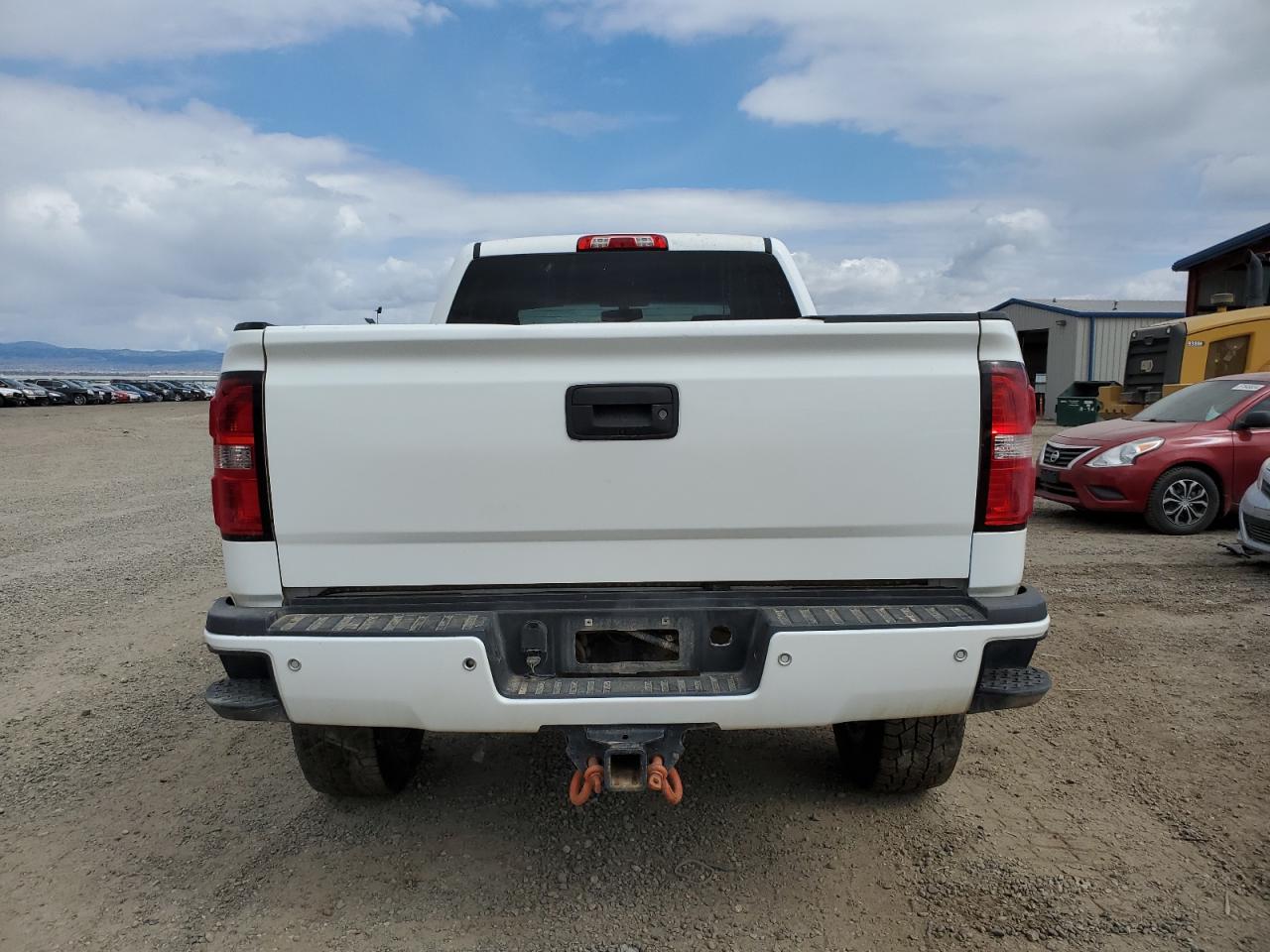 1GT12TEY6JF243132 2018 GMC Sierra K2500 Slt