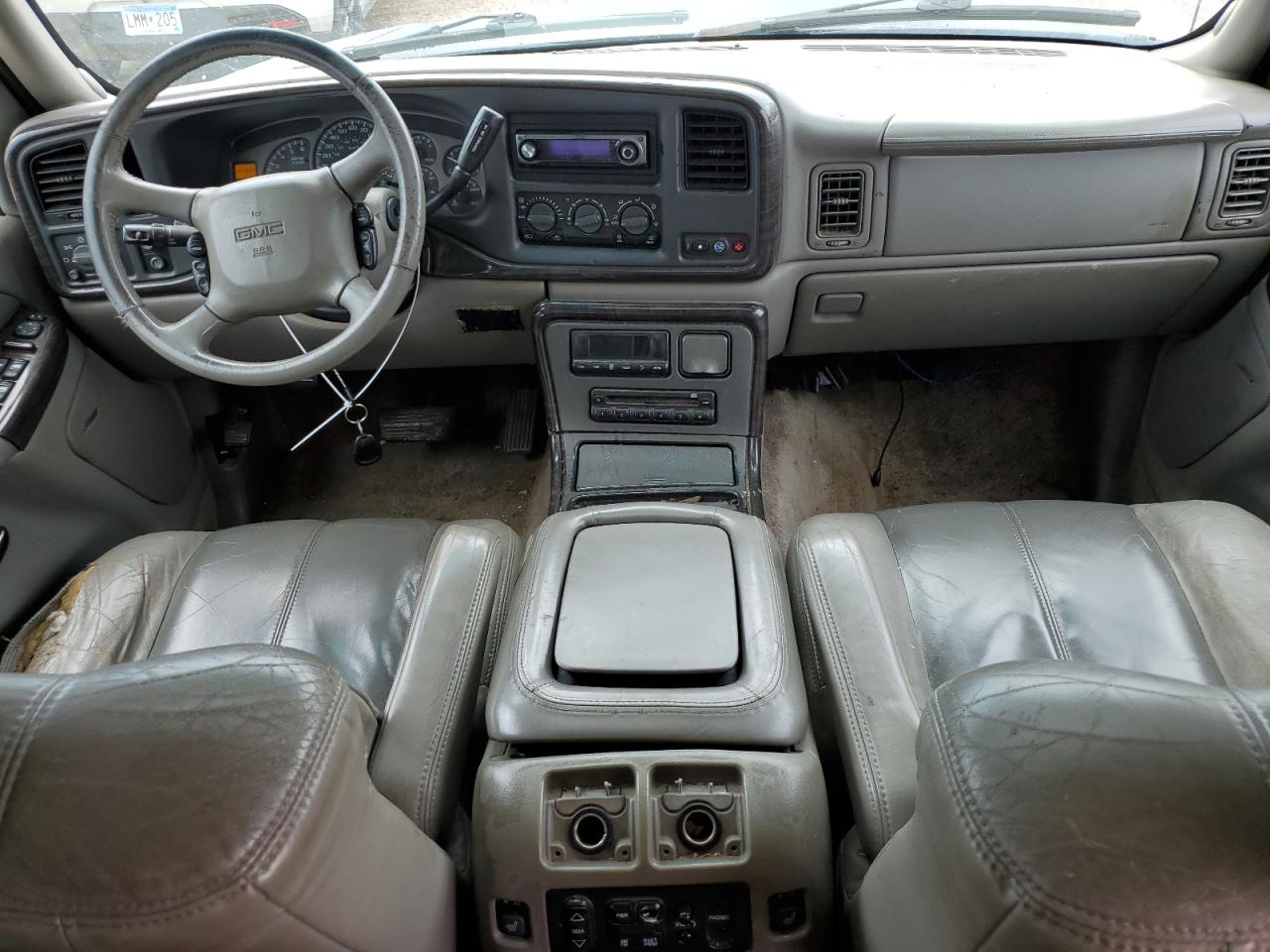 1GKEK63U82J113097 2002 GMC Denali