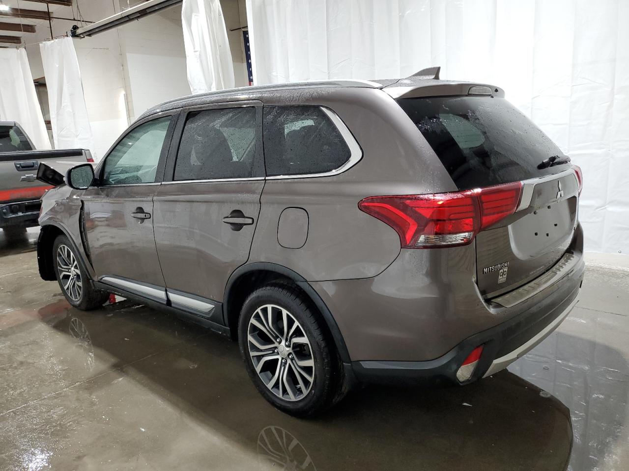 JA4AZ3A31JZ001508 2018 Mitsubishi Outlander Se