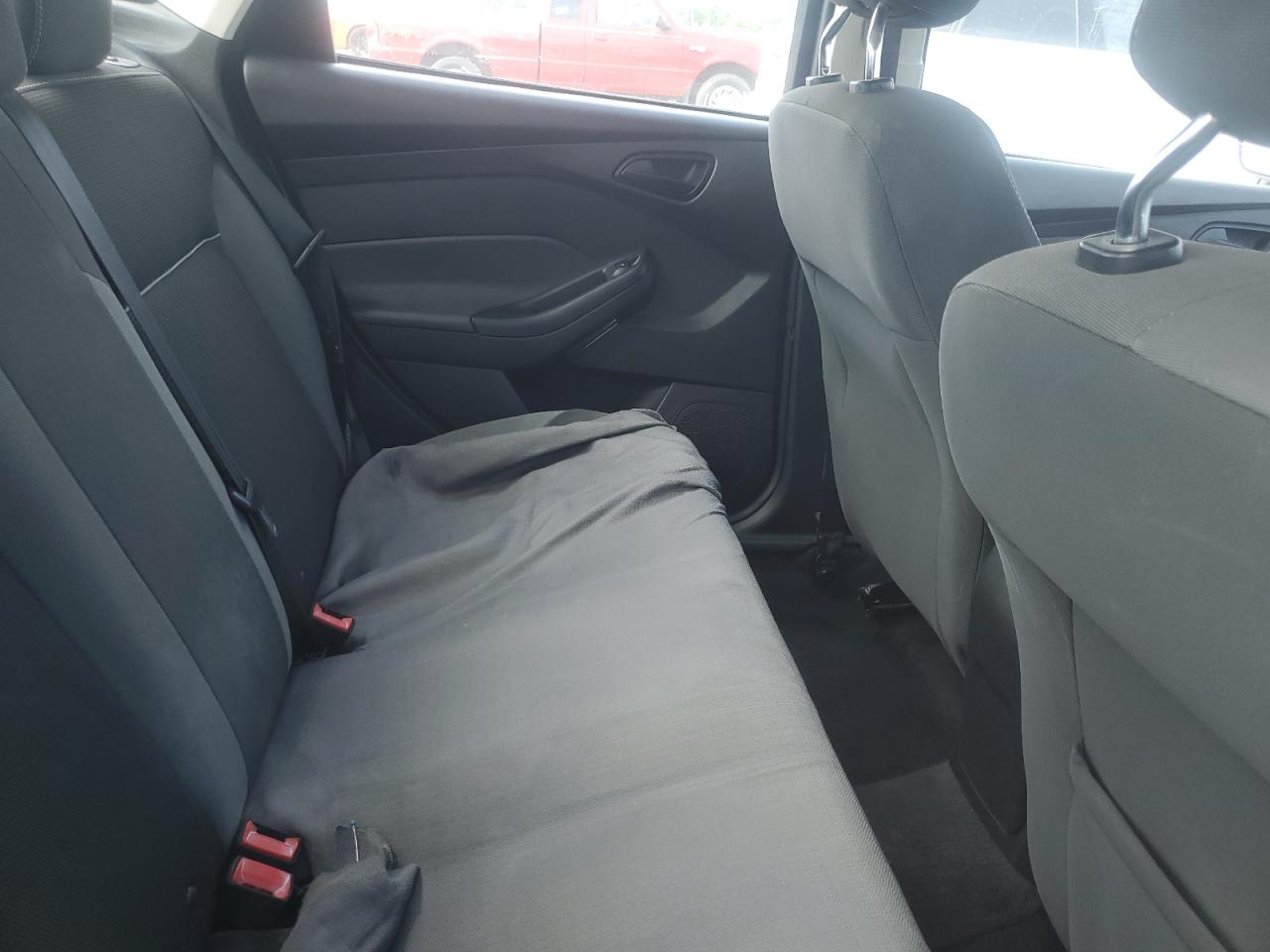 1FAHP3F23CL313044 2012 Ford Focus Se