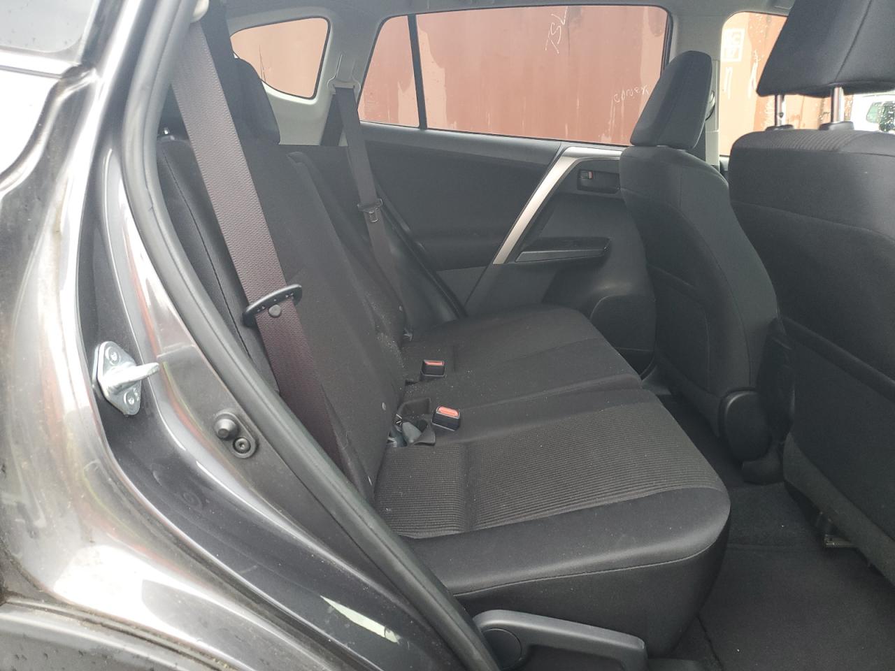 JTMZFREV9HJ122425 2017 Toyota Rav4 Le