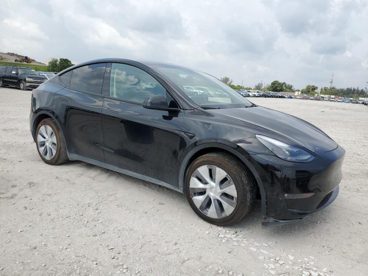 7SAYGAEE4PF907745 2023 Tesla Model Y