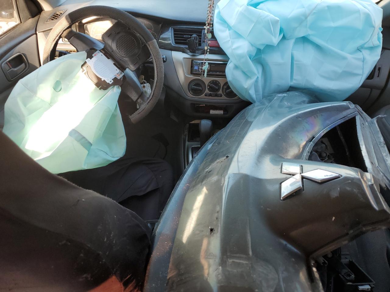 JA3AJ26E04U013358 2004 Mitsubishi Lancer Es