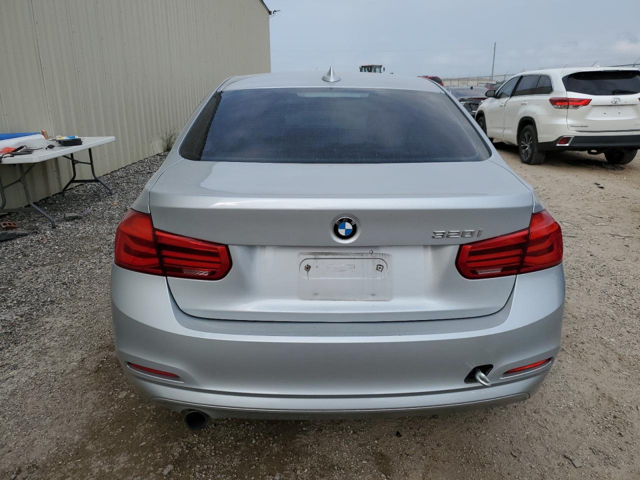 WBA8E5G59GNT93252 2016 BMW 320 Xi