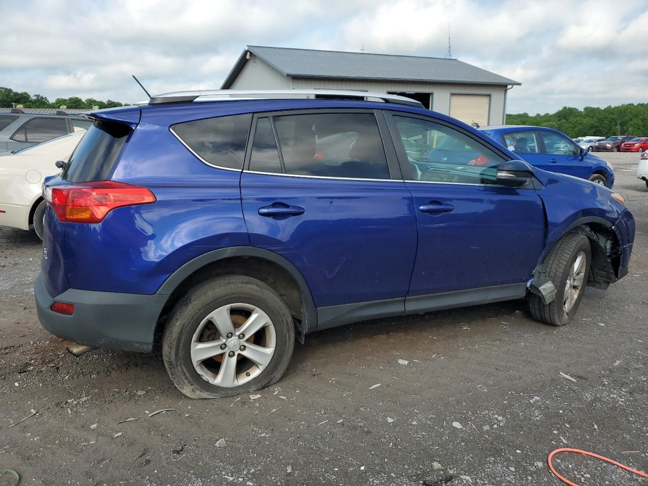 2T3RFREV5EW156200 2014 Toyota Rav4 Xle