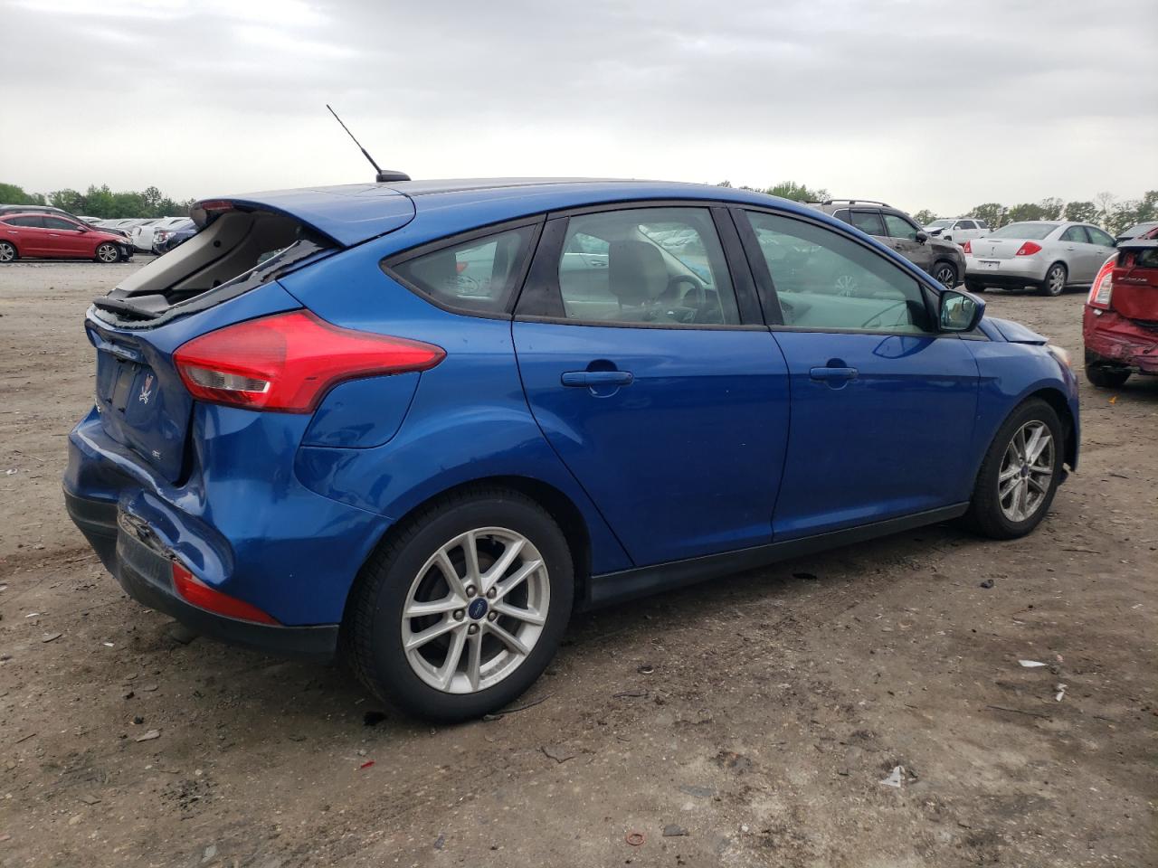 1FADP3K21JL329910 2018 Ford Focus Se