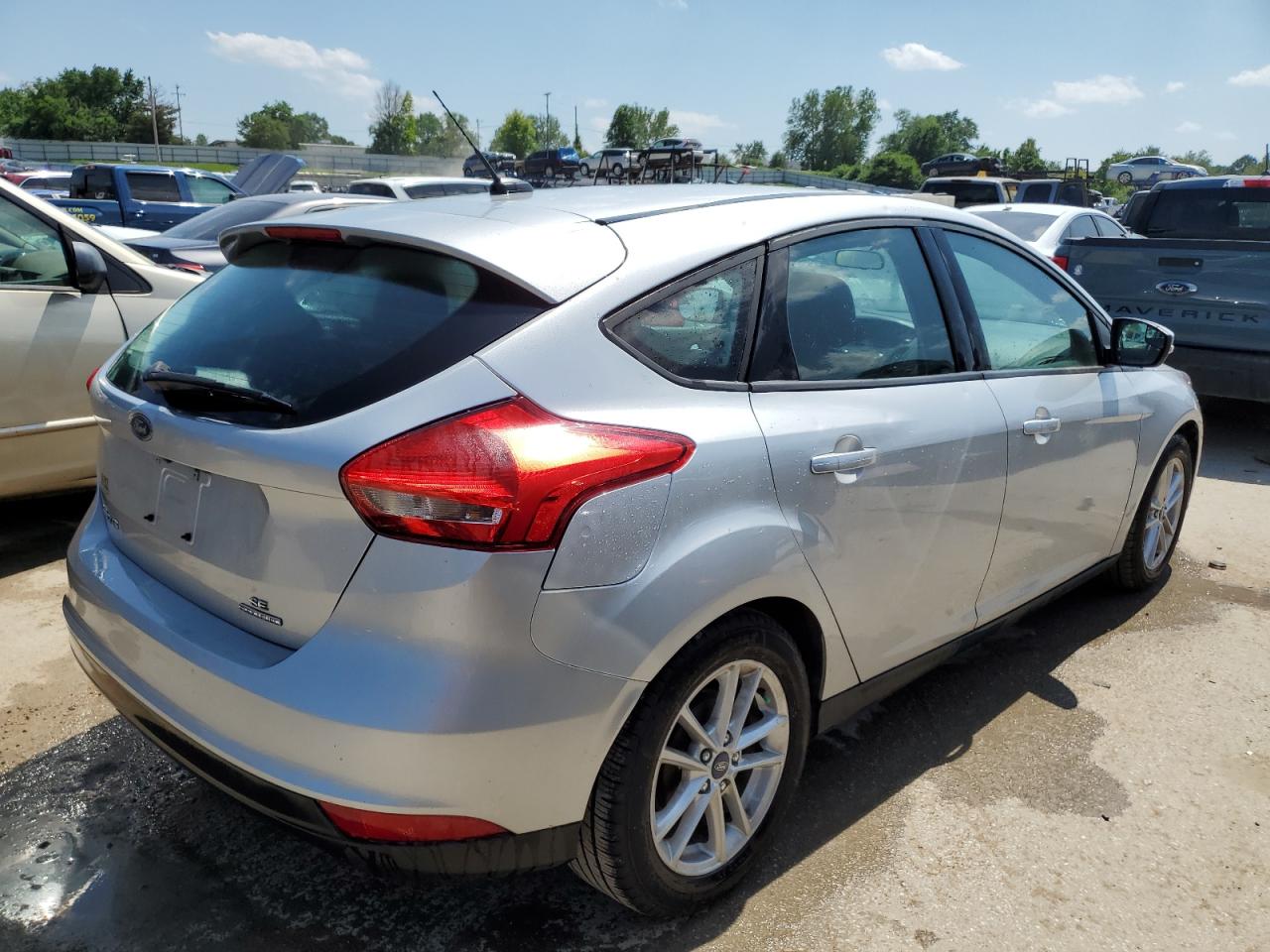 2016 Ford Focus Se vin: 1FADP3K24GL331630