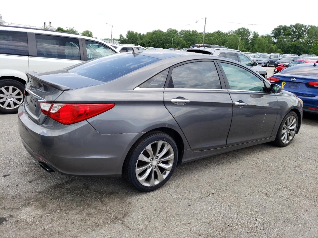 5NPEC4AC2BH125813 2011 Hyundai Sonata Se