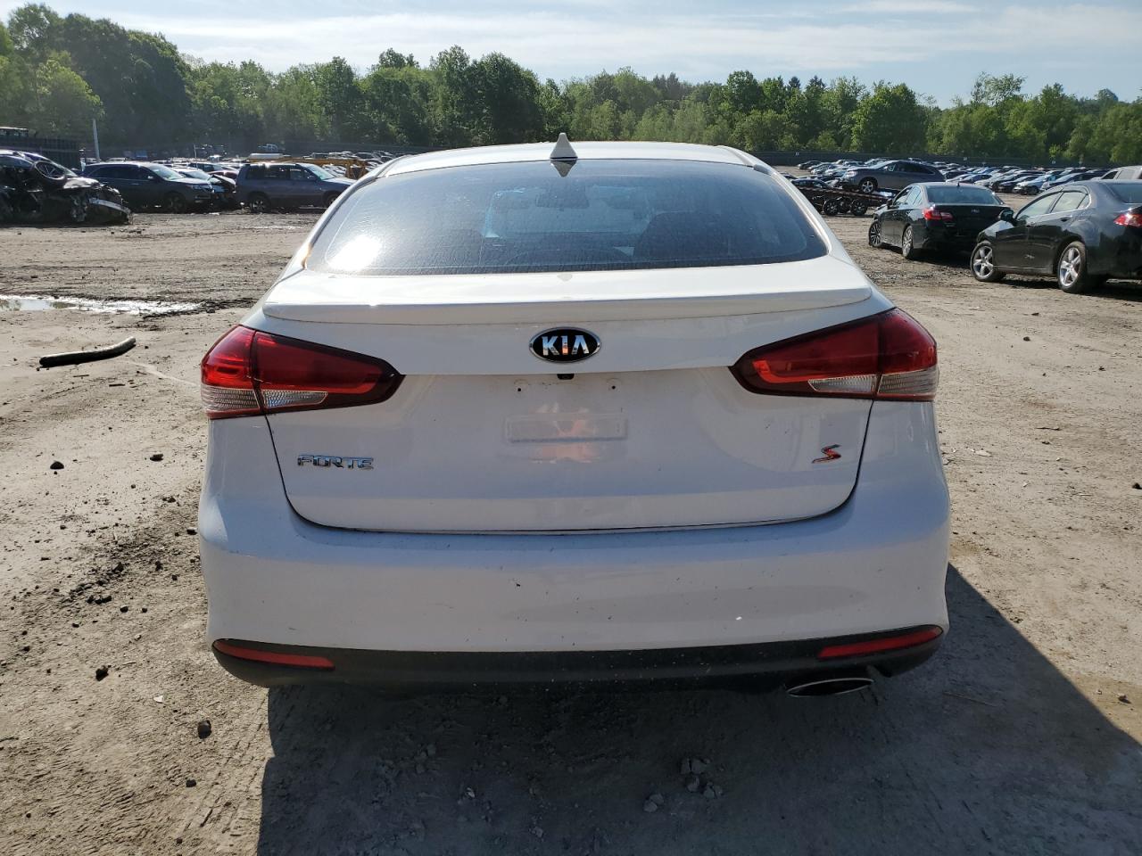 3KPFL4A78JE198193 2018 Kia Forte Lx