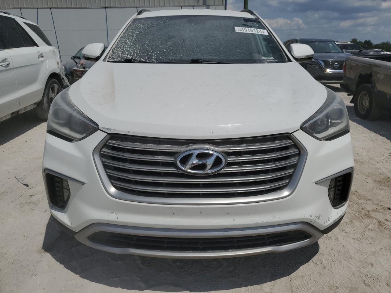 KM8SN4HF9HU196918 2017 Hyundai Santa Fe Se