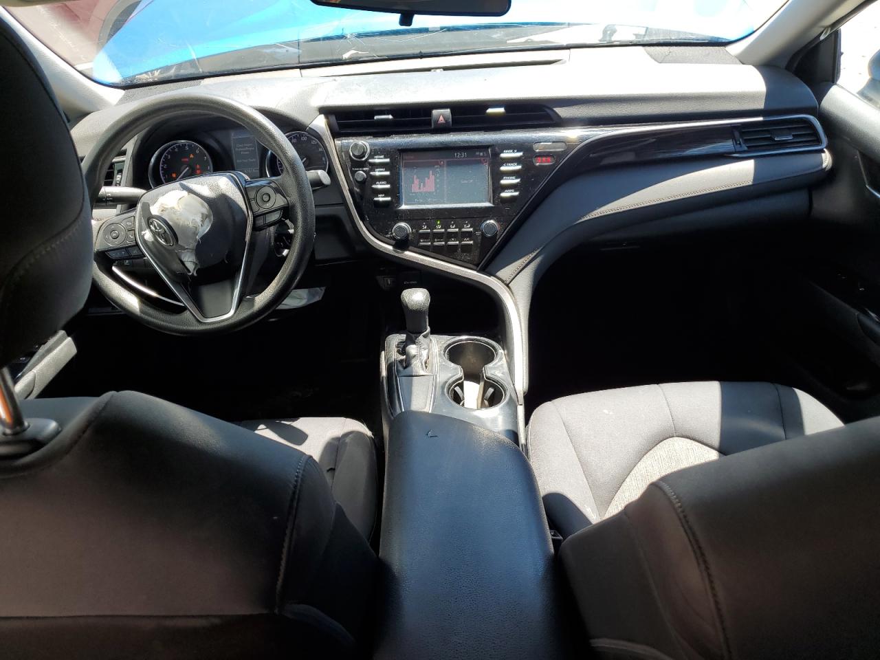 2019 Toyota Camry L vin: 4T1B11HK6KU210420