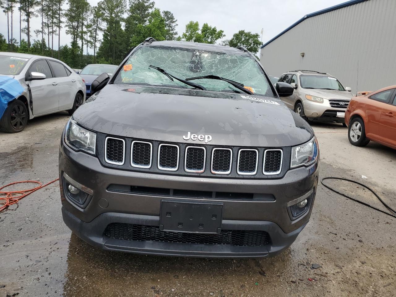 3C4NJDBB6JT169260 2018 Jeep Compass Latitude