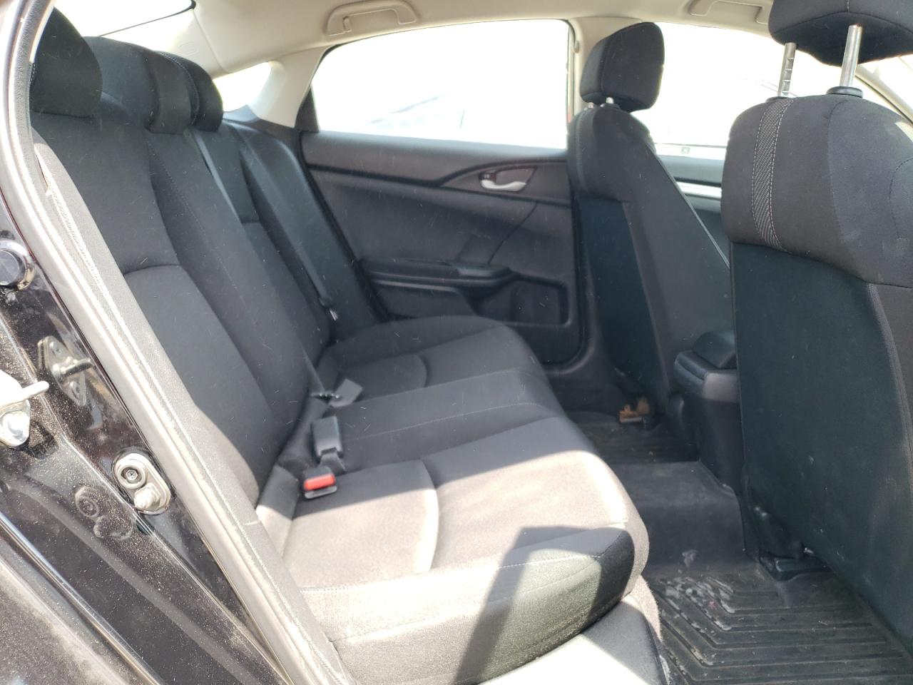 2HGFC2F56JH604828 2018 Honda Civic Lx