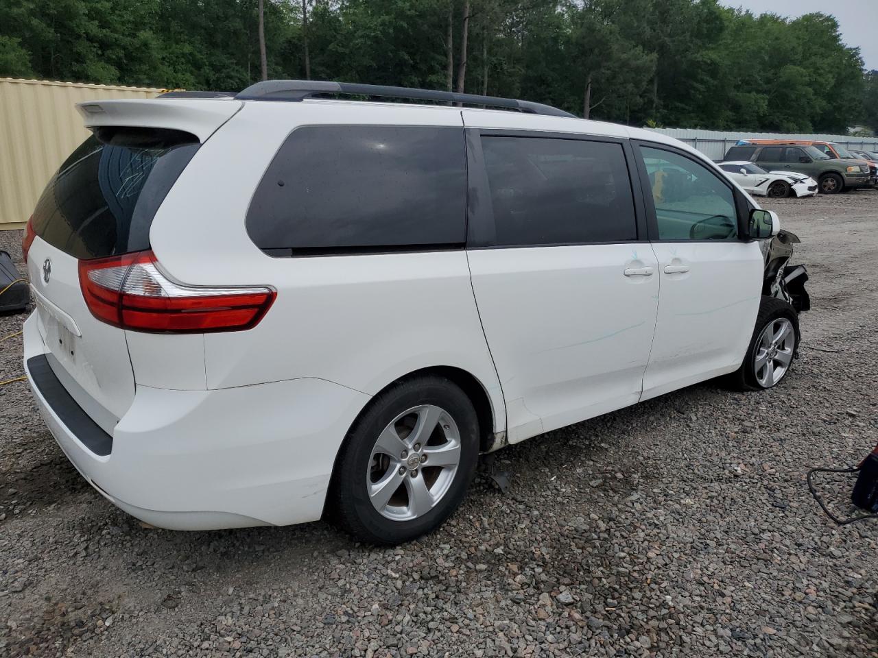 5TDKZ3DC2HS770360 2017 Toyota Sienna Le