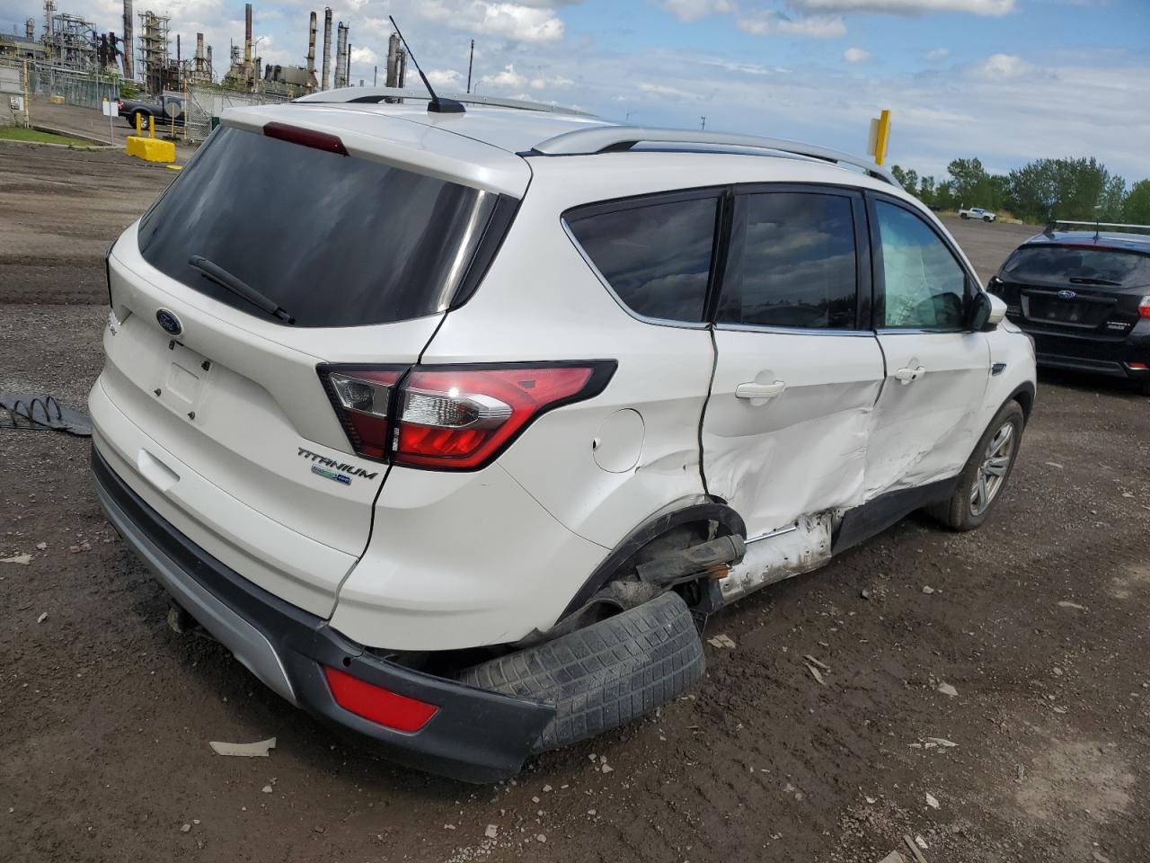 2017 Ford Escape Titanium vin: 1FMCU9J91HUC68641