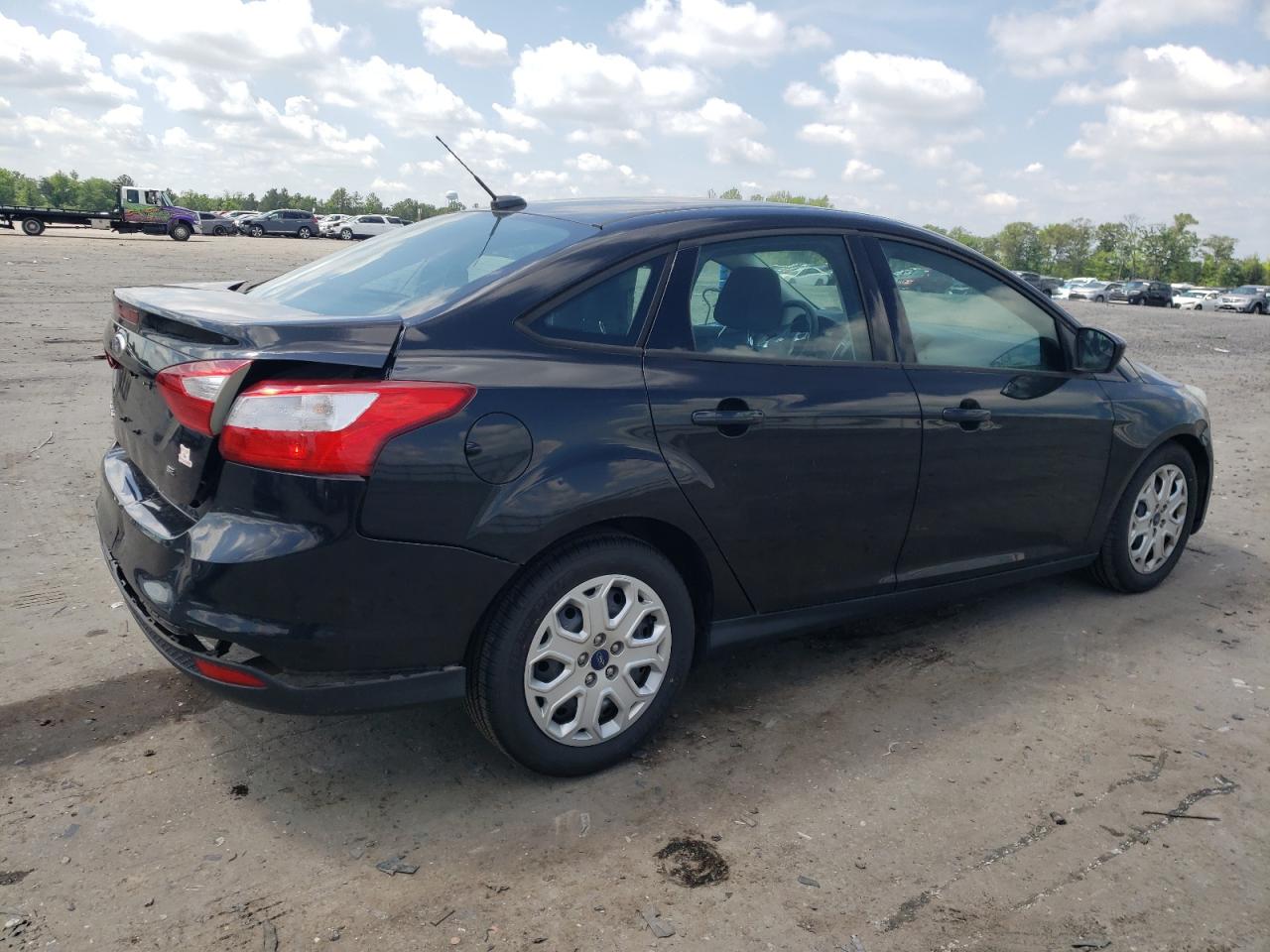 1FAHP3F24CL387377 2012 Ford Focus Se