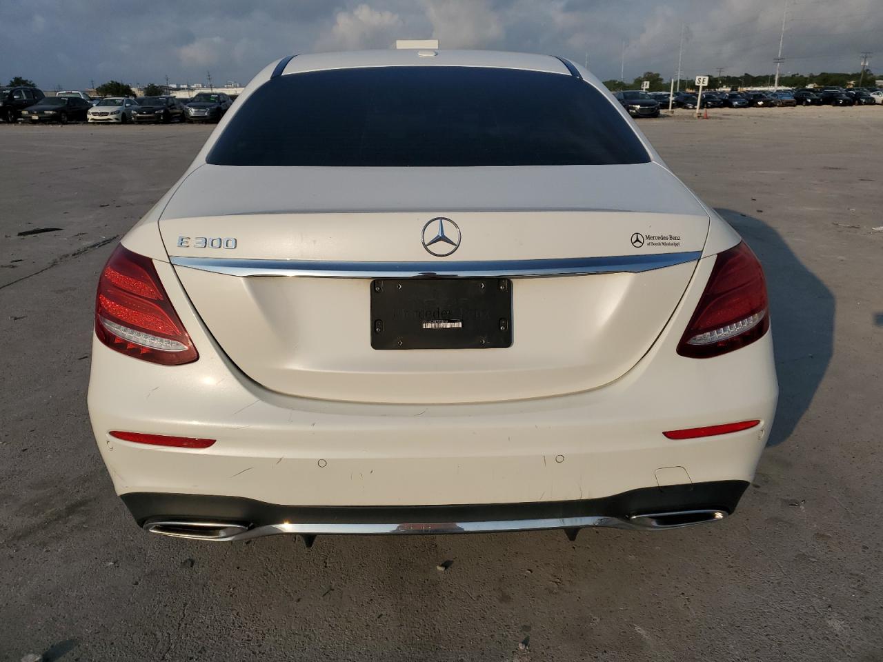 WDDZF4JB1JA425712 2018 Mercedes-Benz E 300