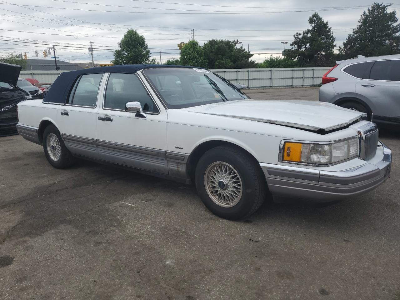 1LNLM82F8LY725087 1990 Lincoln Town Car Signature