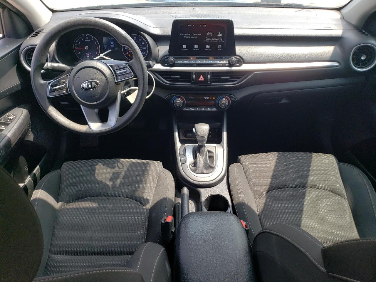 3KPF24AD2KE135777 2019 Kia Forte Fe