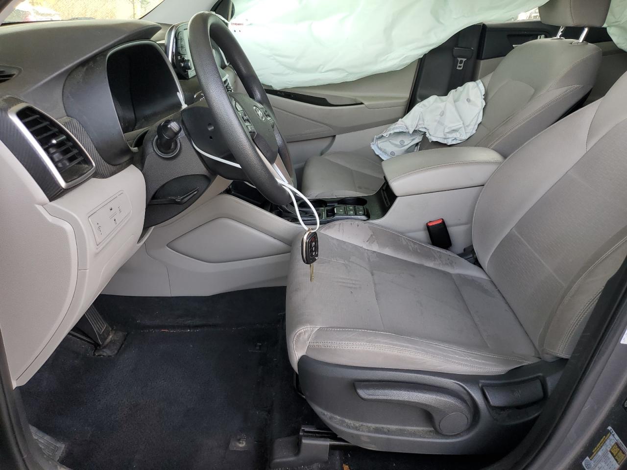 KM8J2CA47KU076825 2019 Hyundai Tucson Se