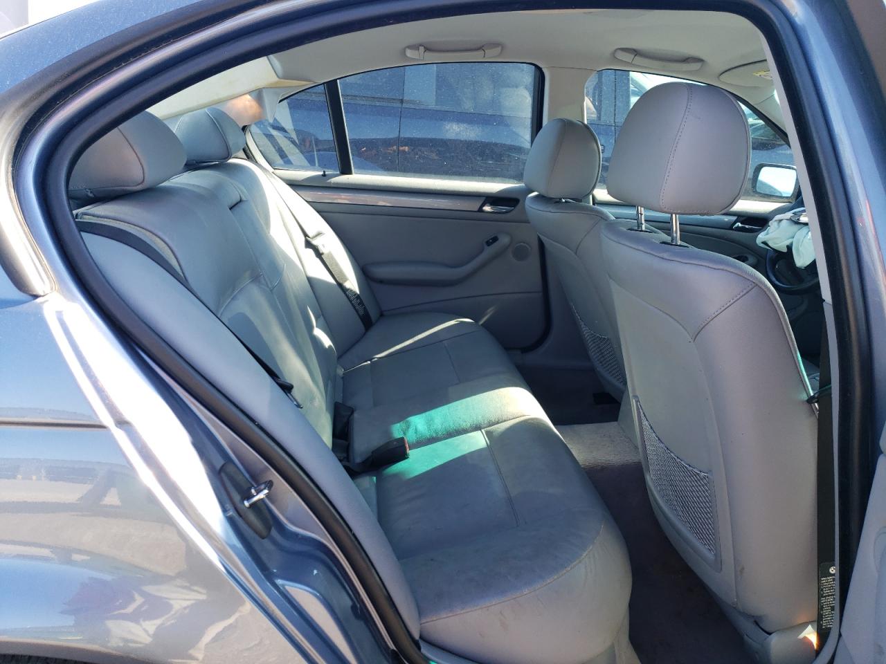 WBAAV33451FU94552 2001 BMW 325 I