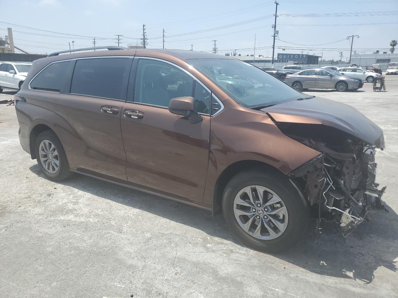 2023 Toyota Sienna Le vin: 5TDKRKEC0PS142224