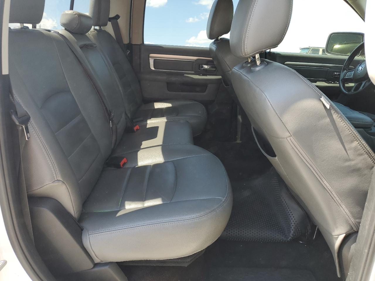 1C6RR6TT2JS119168 2018 Ram 1500 Slt