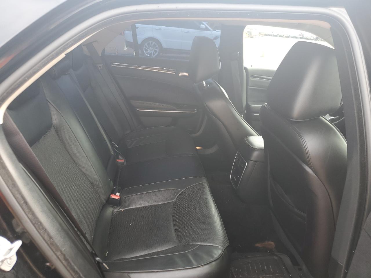 2C3CCAEG2KH698114 2019 Chrysler 300 Limited