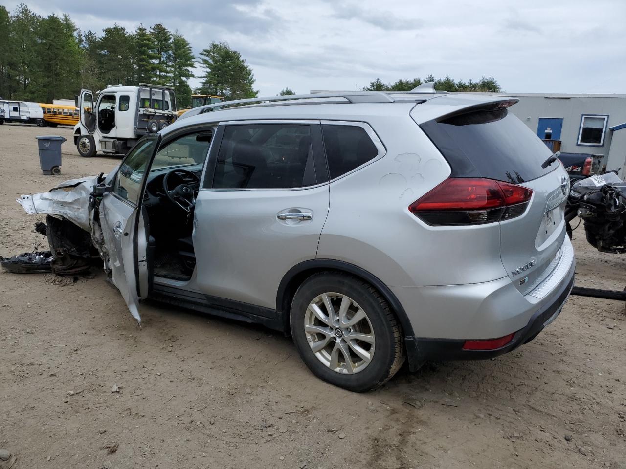 5N1AT2MV6JC812220 2018 Nissan Rogue S