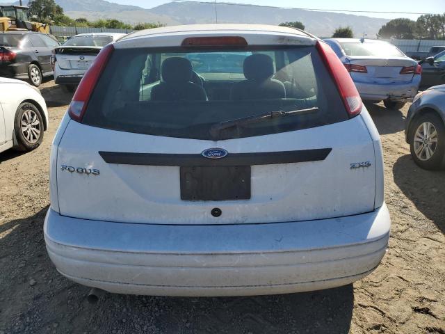 2005 Ford Focus Zx3 VIN: 3FAFP31N25R156233 Lot: 54549444