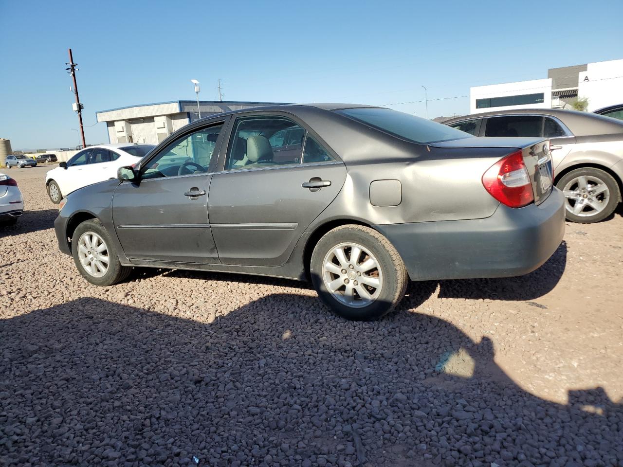 JTDBF30K820015696 2002 Toyota Camry Le