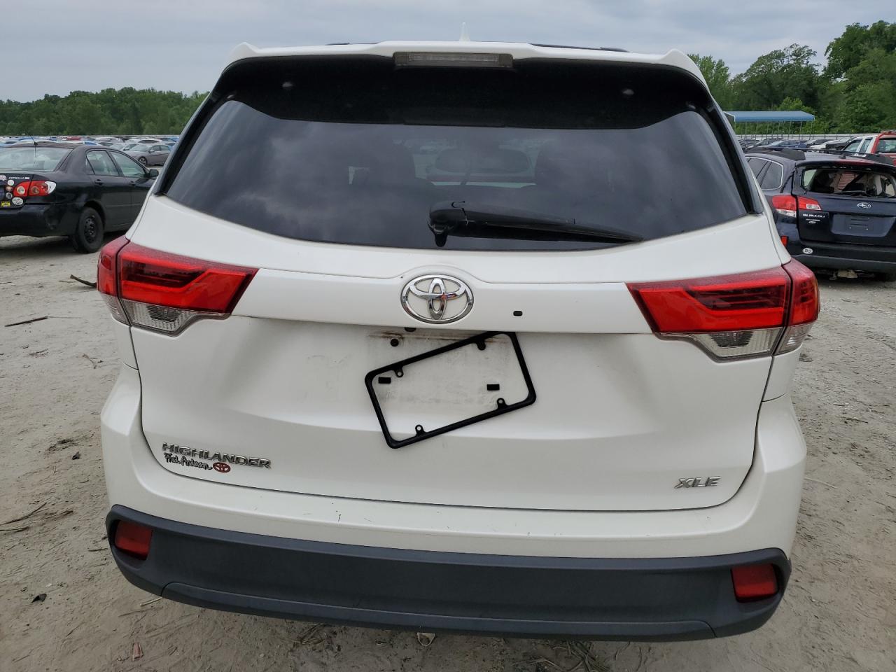 5TDKZRFH3HS521836 2017 Toyota Highlander Se