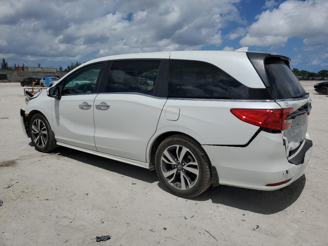 5FNRL6H82NB056400 2022 Honda Odyssey Touring