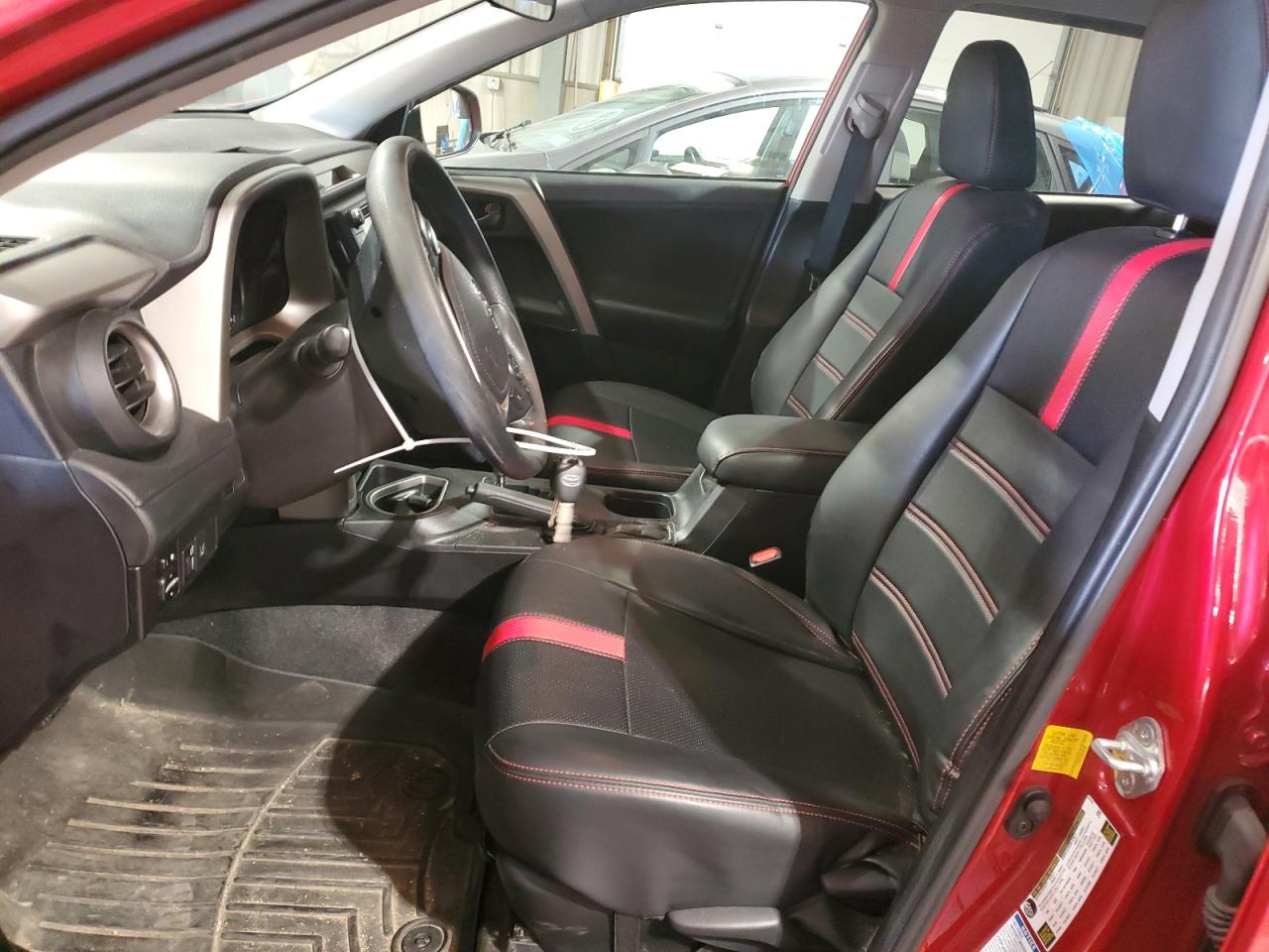 2T3BFREV8HW566396 2017 Toyota Rav4 Le