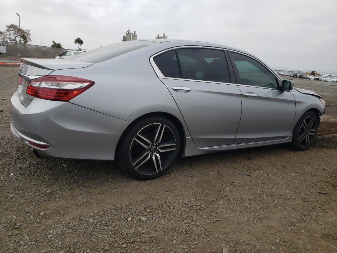 1HGCR2F5XHA257708 2017 Honda Accord Sport