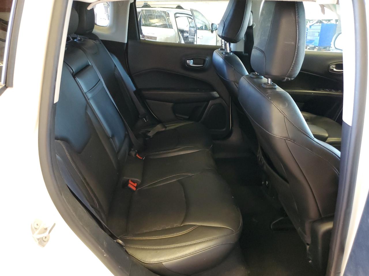 3C4NJDBB3JT283331 2018 Jeep Compass Latitude