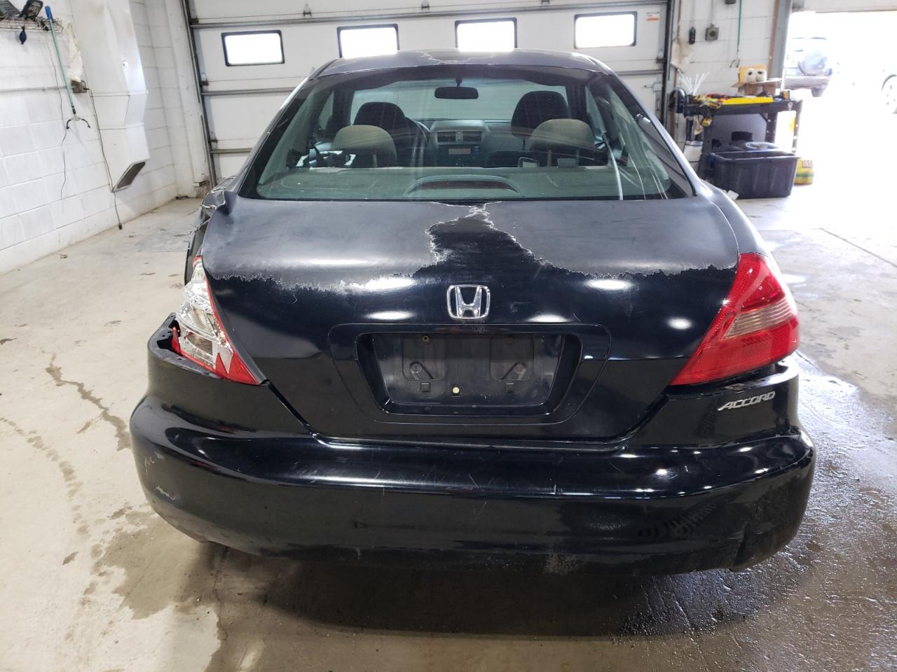 1HGCM713X4A022608 2004 Honda Accord Lx