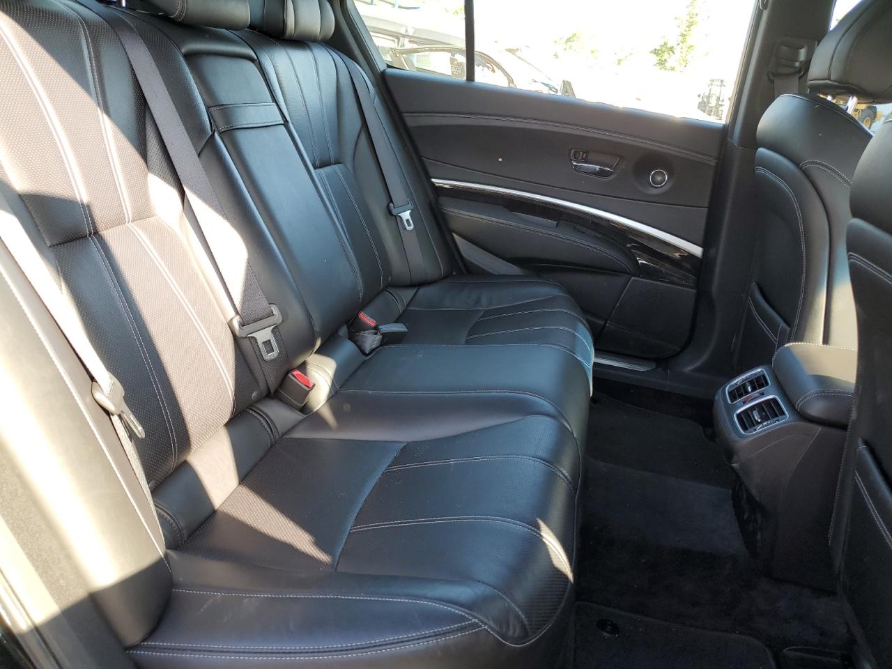 JH4KC1F55JC000227 2018 Acura Rlx Tech