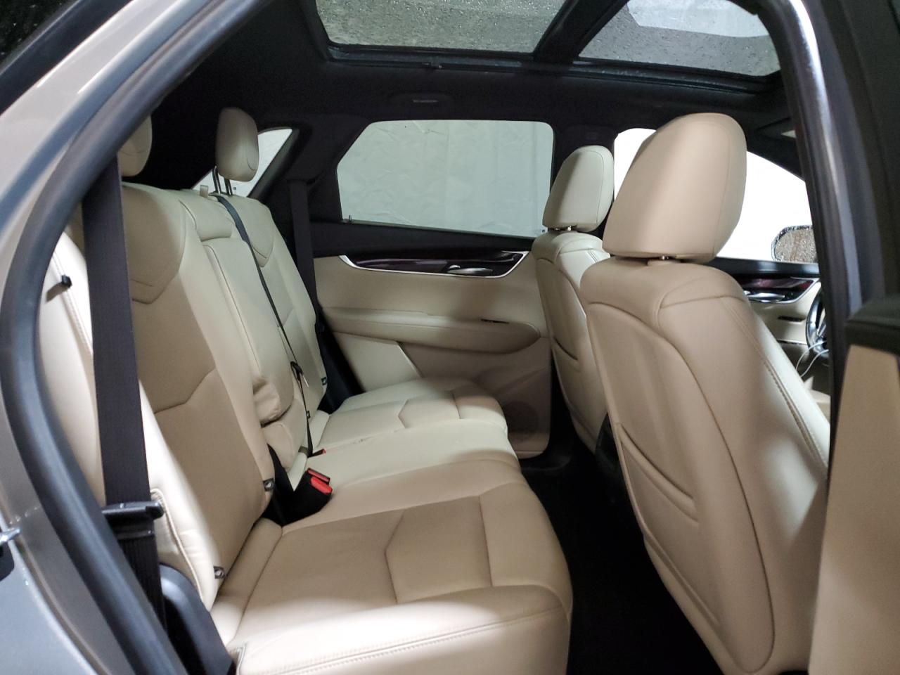 1GYKNDRS7JZ221785 2018 Cadillac Xt5 Luxury