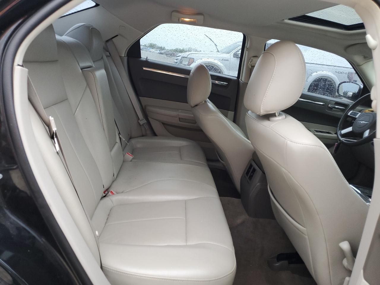 2C3CK5CV3AH262690 2010 Chrysler 300 Touring