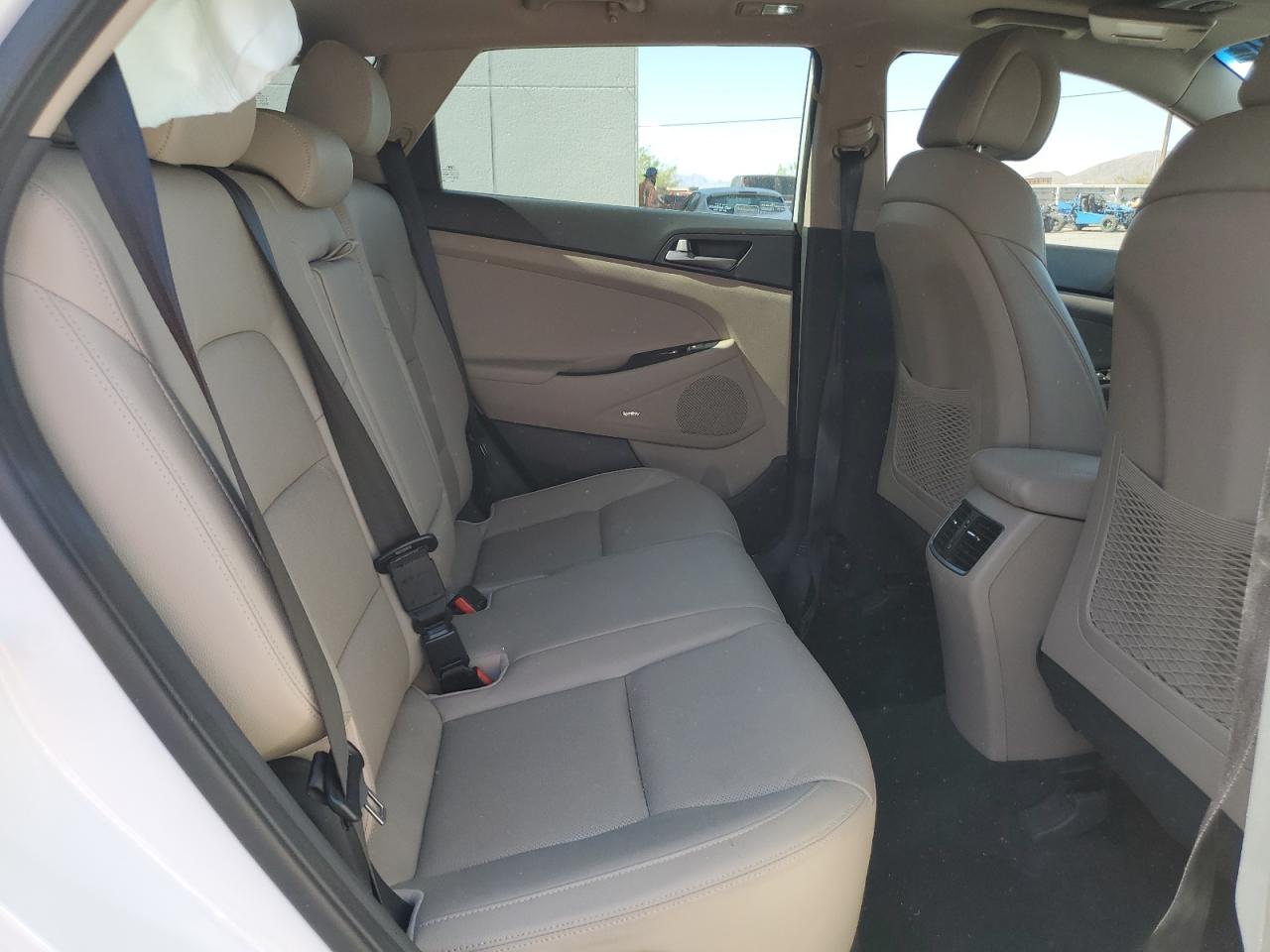 KM8J3CA23JU827865 2018 Hyundai Tucson Value