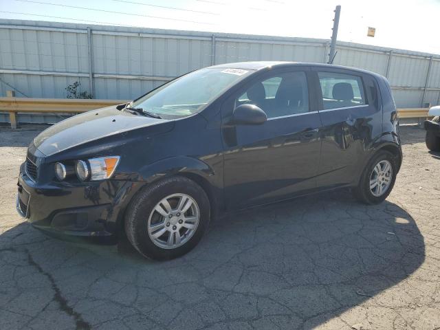 Lot #2507902640 2016 CHEVROLET SONIC LT salvage car